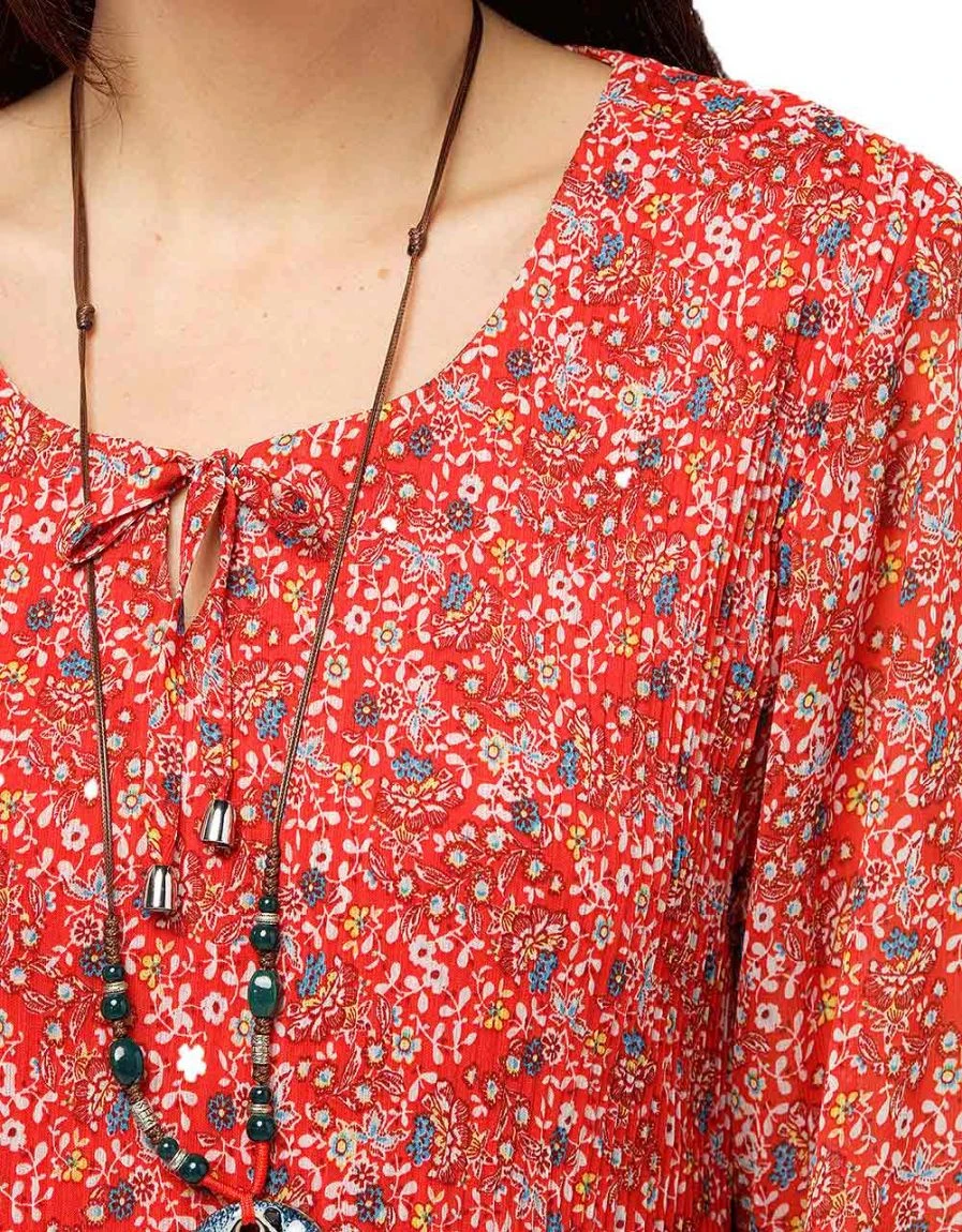 Robe Rouge Fin Plissé 6 Robe Rouge Fin Plissé – Image 4